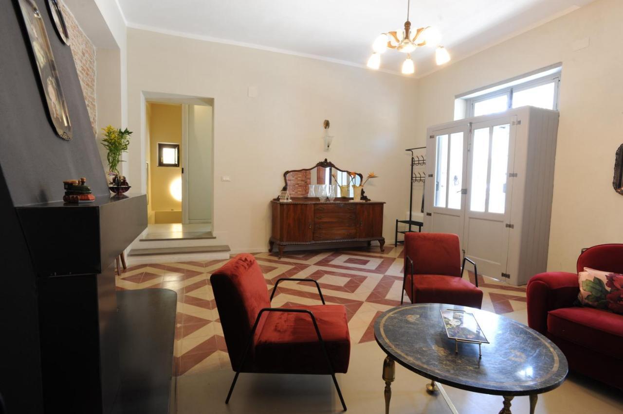 Palazzo Scura Acomodação com café da manhã Vaccarizzo Albanese Exterior foto