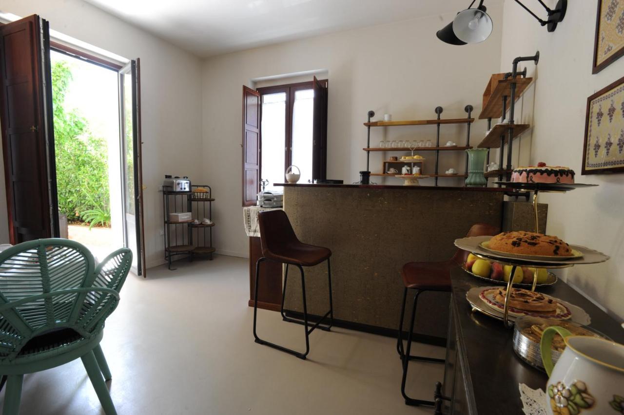 Palazzo Scura Acomodação com café da manhã Vaccarizzo Albanese Exterior foto