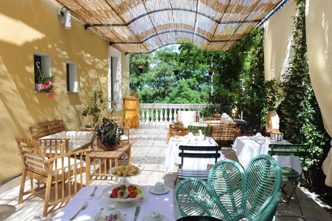 Palazzo Scura Acomodação com café da manhã Vaccarizzo Albanese Exterior foto
