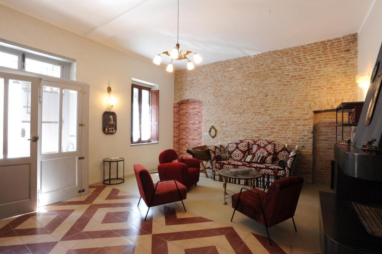 Palazzo Scura Acomodação com café da manhã Vaccarizzo Albanese Exterior foto
